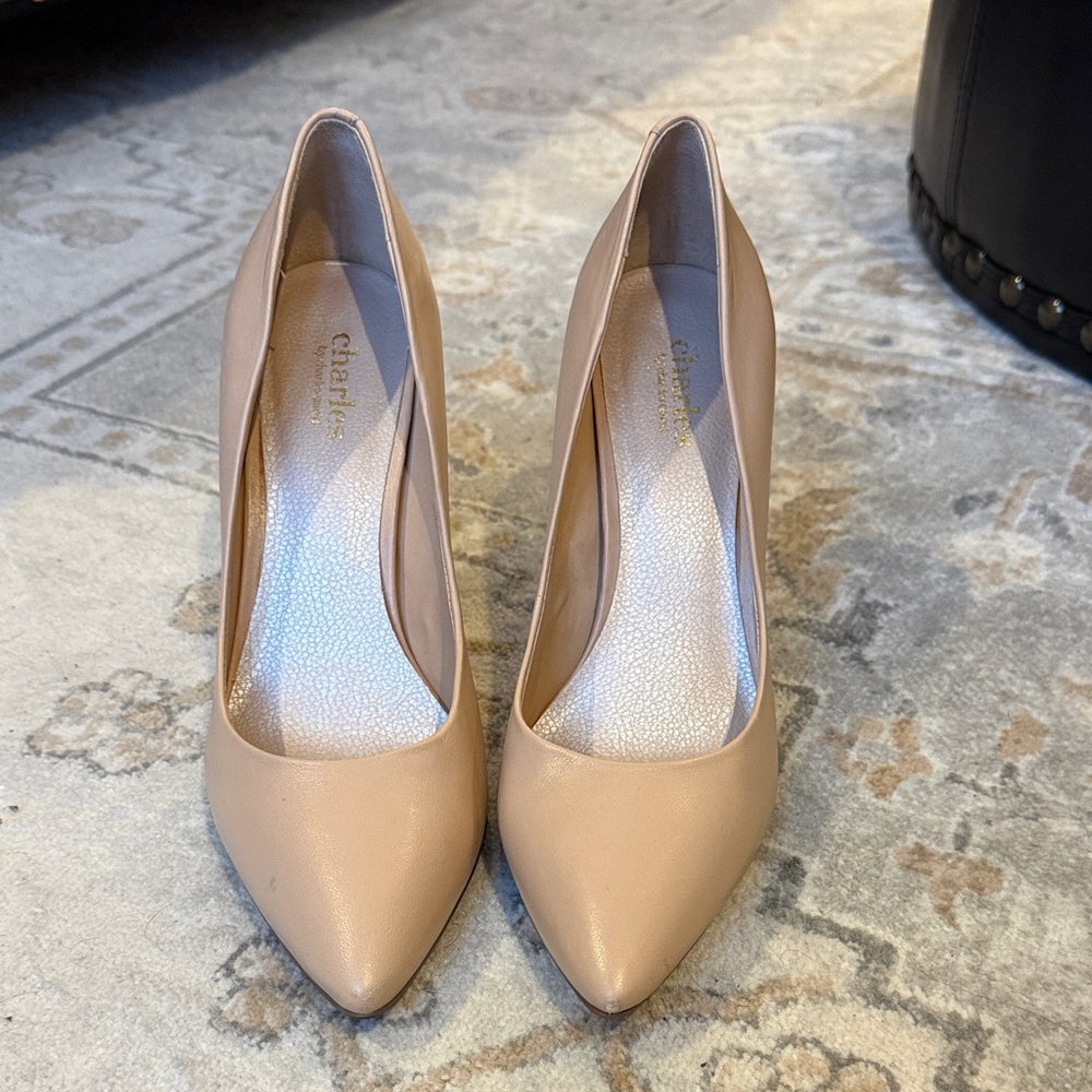 Charles by Charles David Nude Leather Stiletto pumps